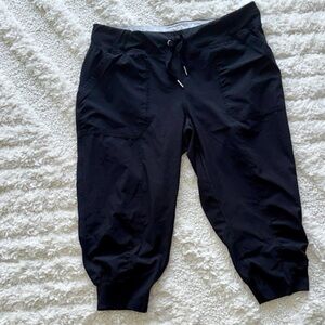 Calvin Klein Black Cropped Pants​
